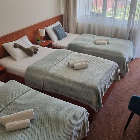 Tatabánya Sport Hotel מראה חיצוני תמונה