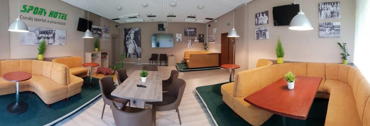 Tatabánya Sport Hotel מראה חיצוני תמונה