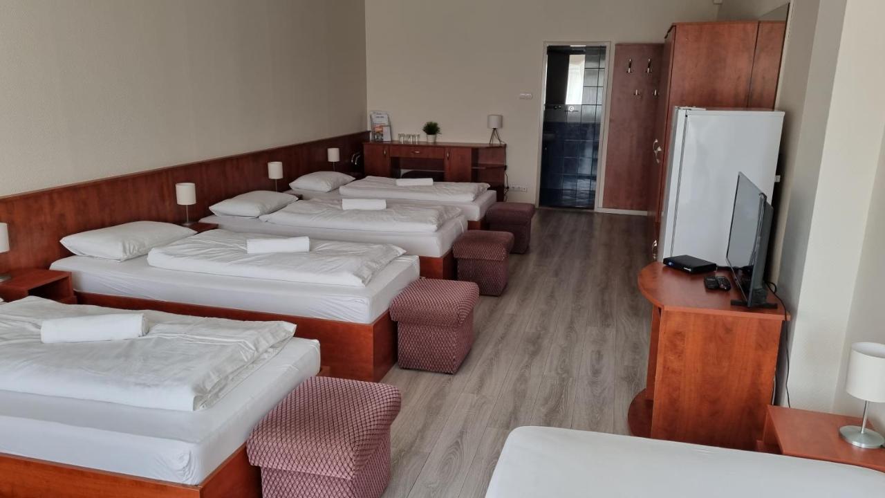 Tatabánya Sport Hotel מראה חיצוני תמונה
