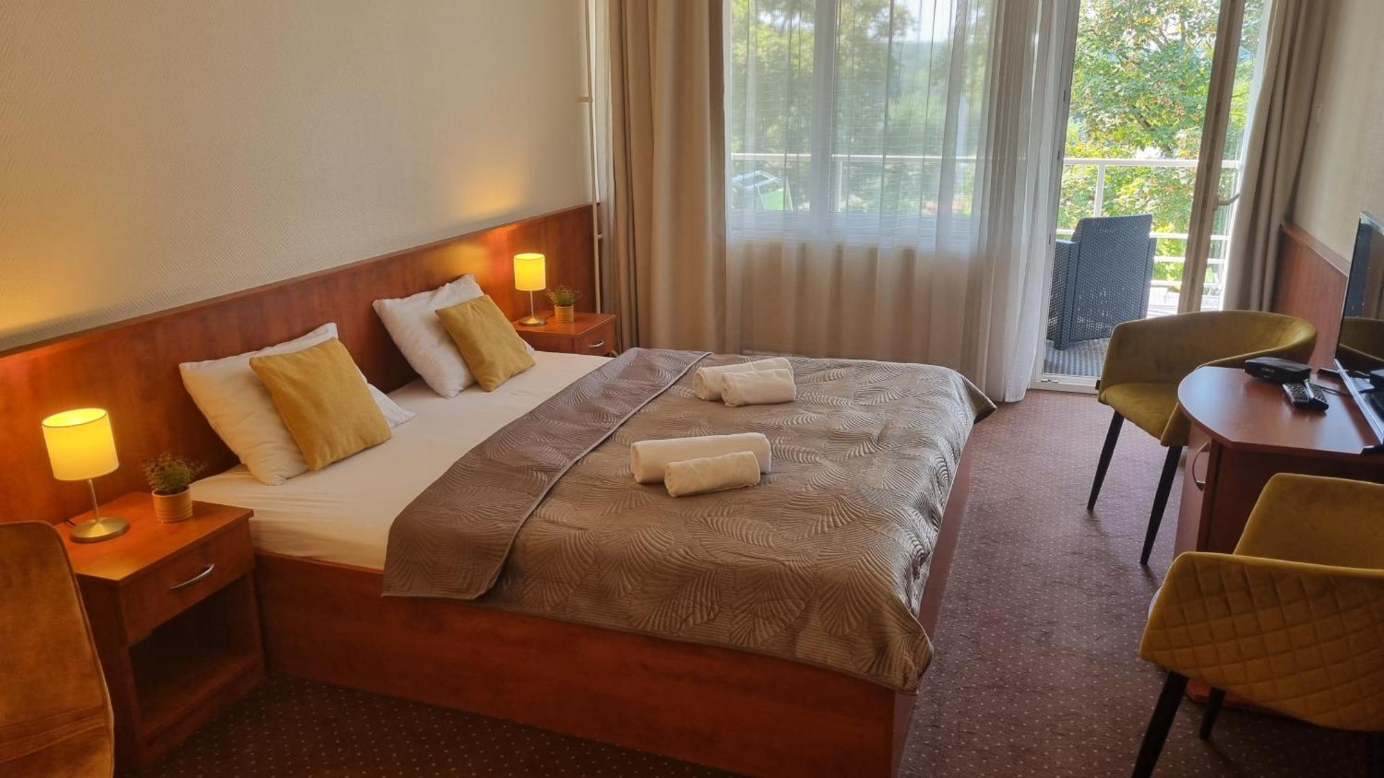 Tatabánya Sport Hotel מראה חיצוני תמונה