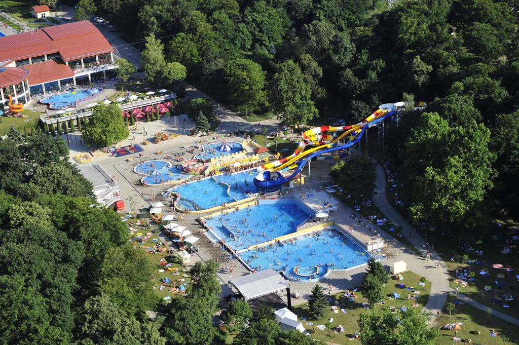 Tatabánya Sport Hotel מראה חיצוני תמונה