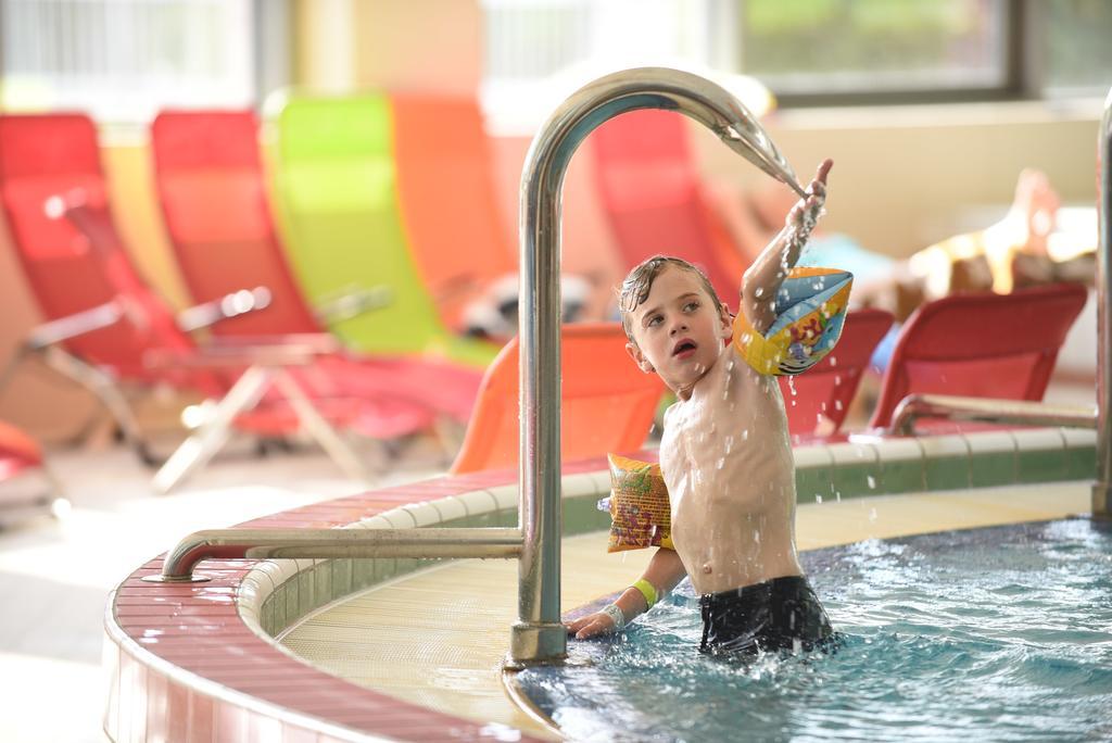 Tatabánya Sport Hotel מראה חיצוני תמונה
