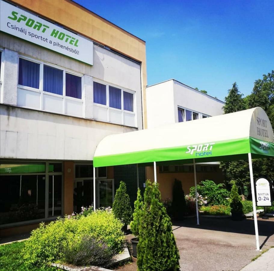 Tatabánya Sport Hotel מראה חיצוני תמונה