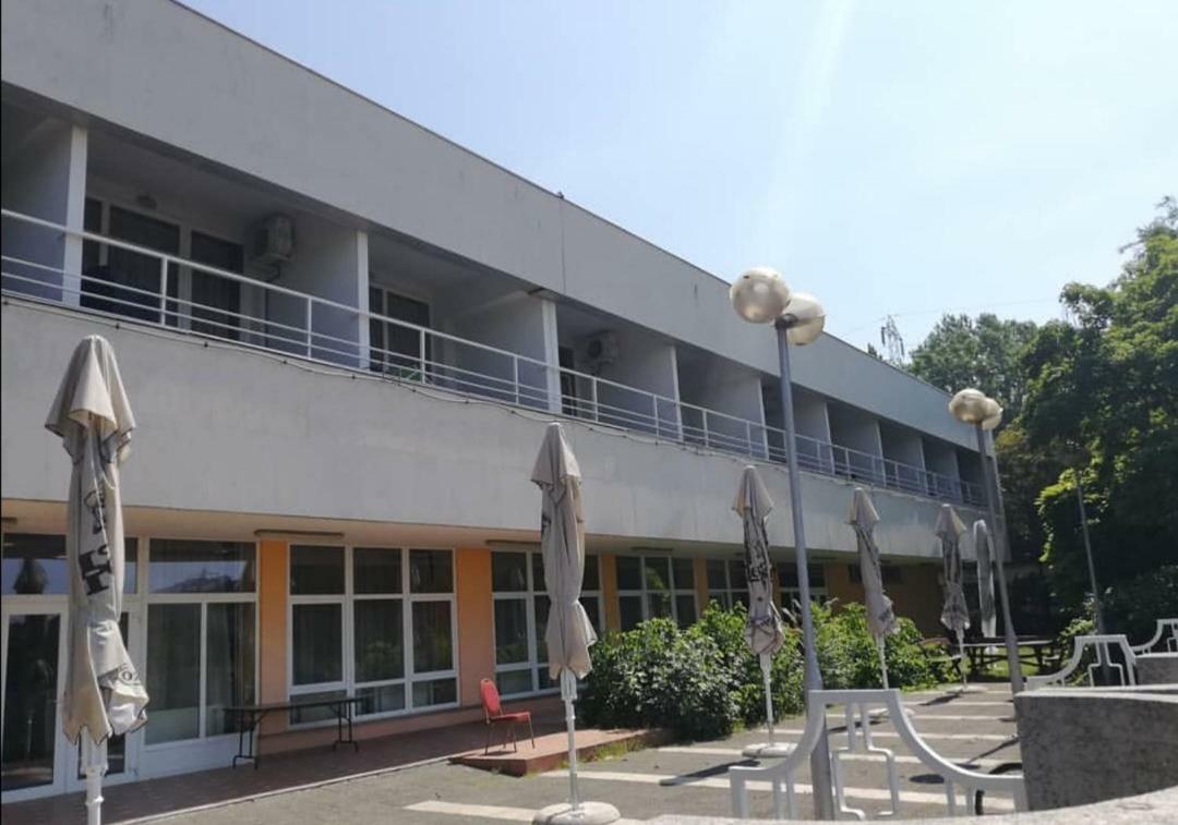 Tatabánya Sport Hotel מראה חיצוני תמונה