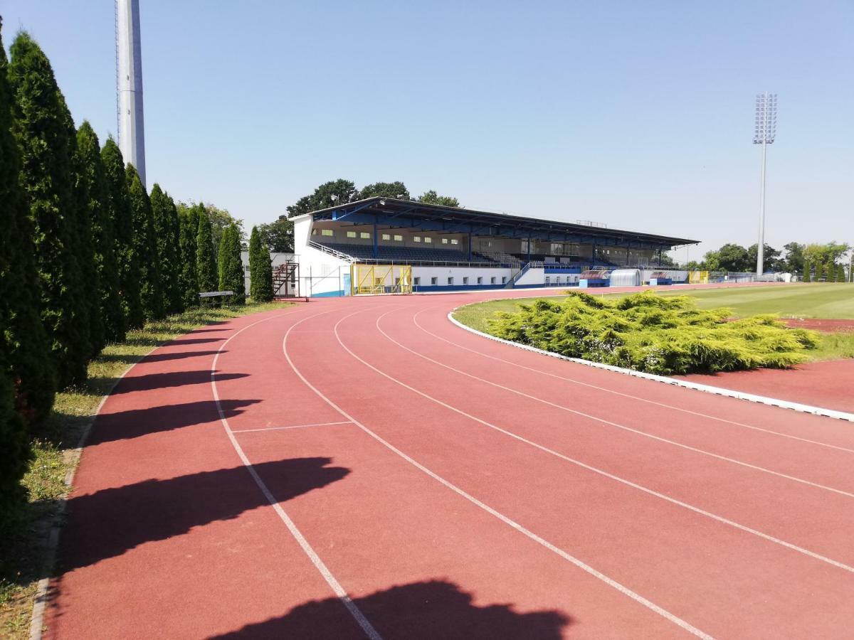 Tatabánya Sport Hotel מראה חיצוני תמונה