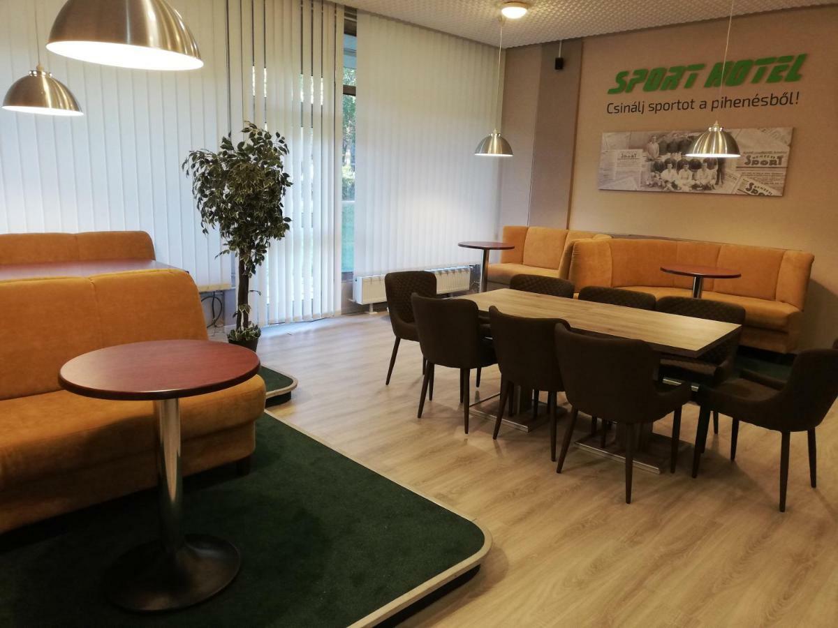 Tatabánya Sport Hotel מראה חיצוני תמונה